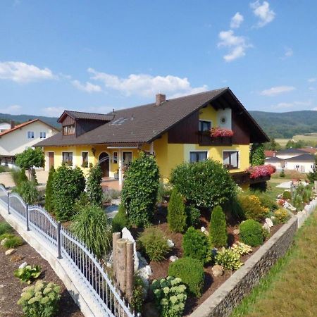 Scenic Apartment With Balcony Garden Deckchairs Barbecue Gleißenberg Zewnętrze zdjęcie
