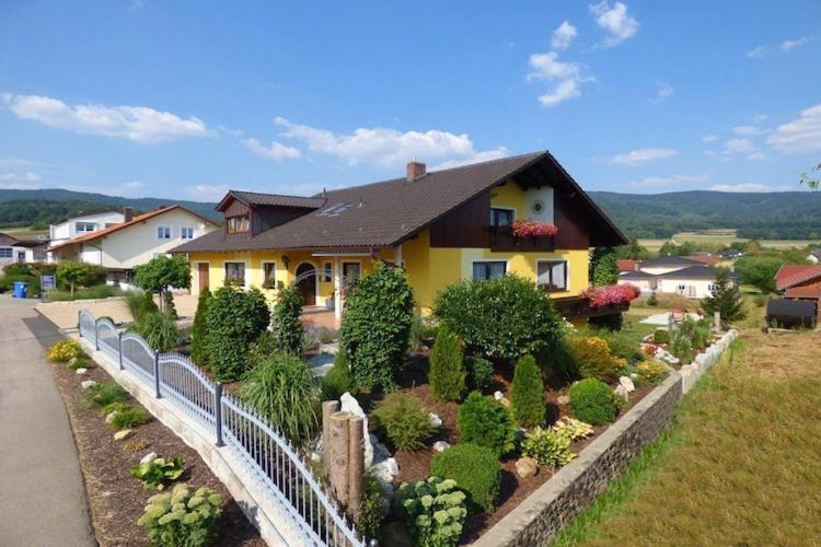 Scenic Apartment With Balcony Garden Deckchairs Barbecue Gleißenberg Zewnętrze zdjęcie